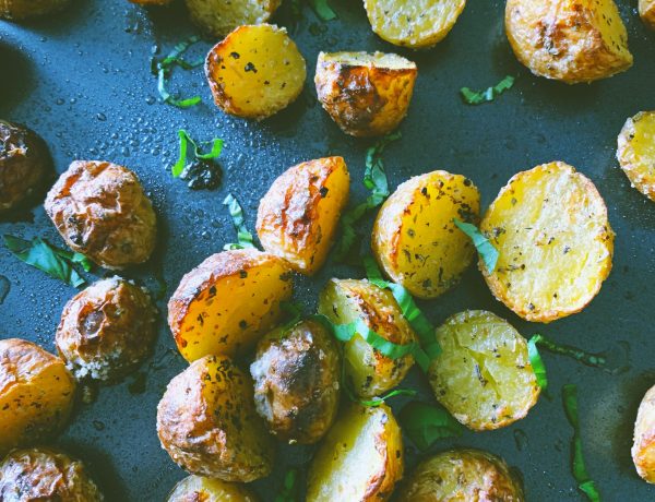 Roasted garlic potatoes