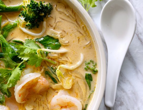 Whole30 Paleo Thai Red Curry Noodle Soup